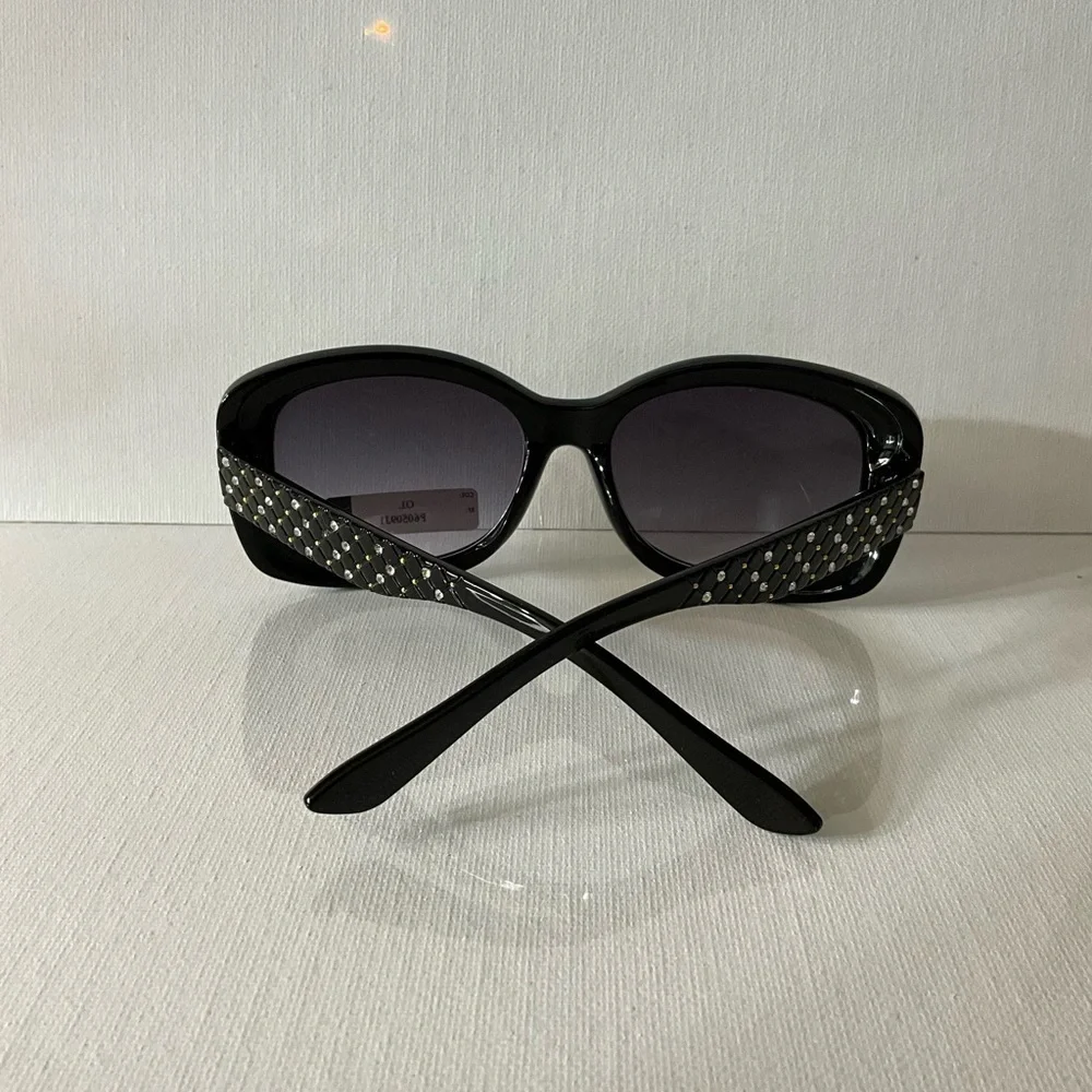 Chic Black Designer Sunglasses